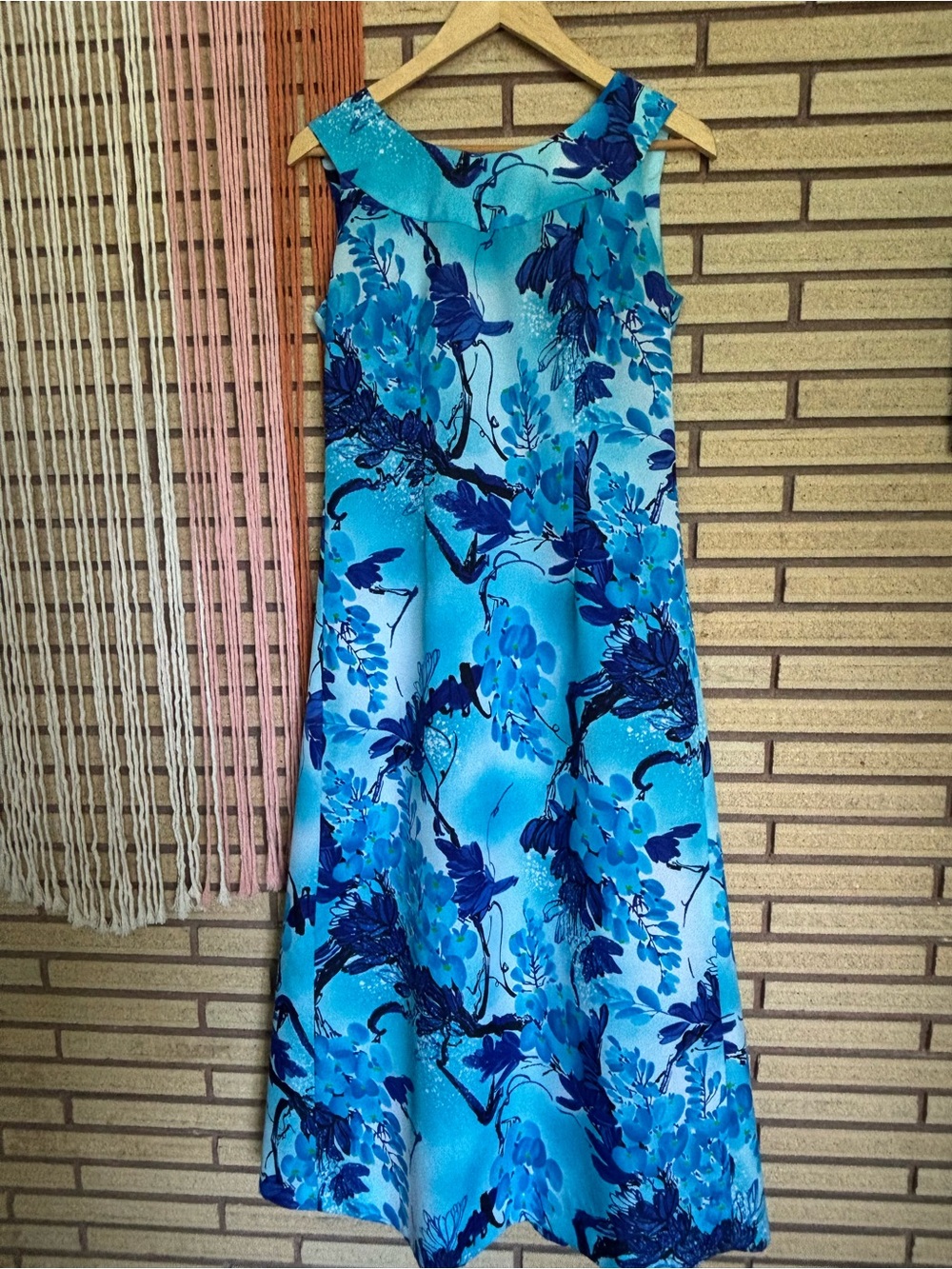 60's Hawaiian Dress with Watteau Waterfall Back - Size 6 - Hawaiian Maxi Dress